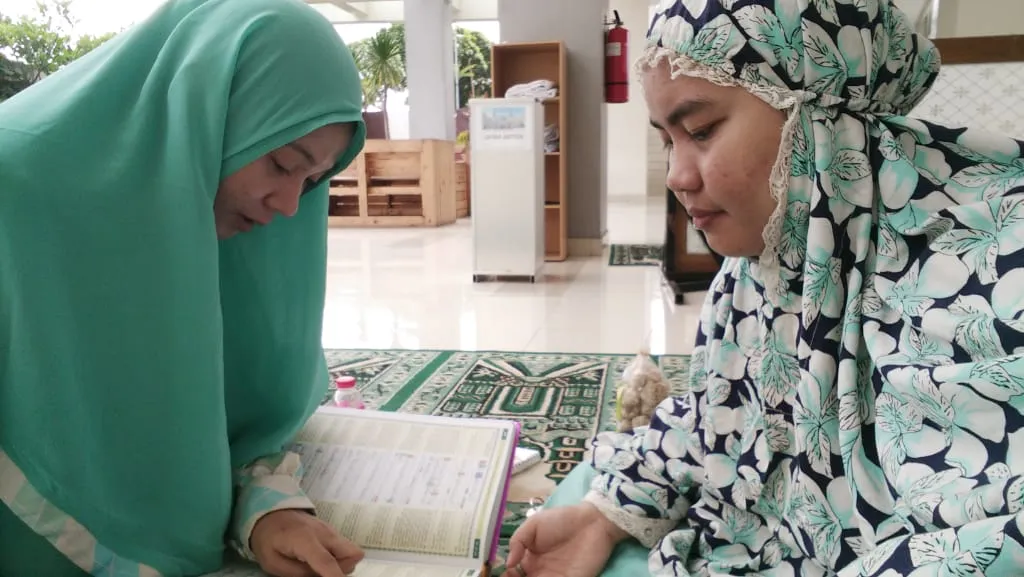 Kak Nurshabah dan siswa Ibu Firdausi